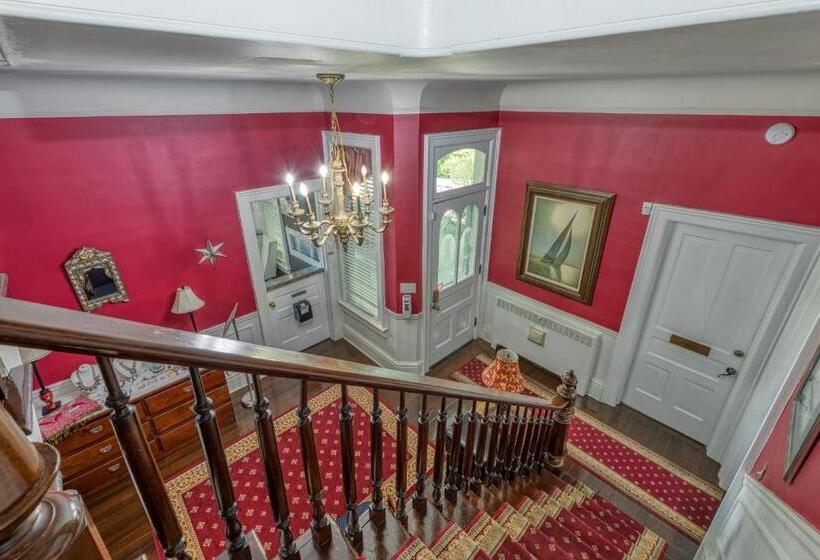 مبيت وإفطار Monroe Manor Inn