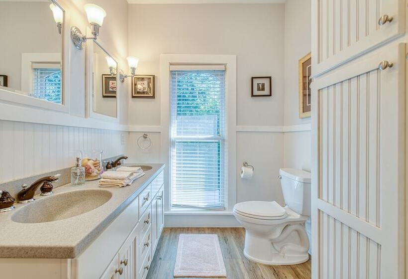 مبيت وإفطار Monroe Manor Inn