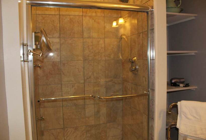 مبيت وإفطار Monroe Manor Inn