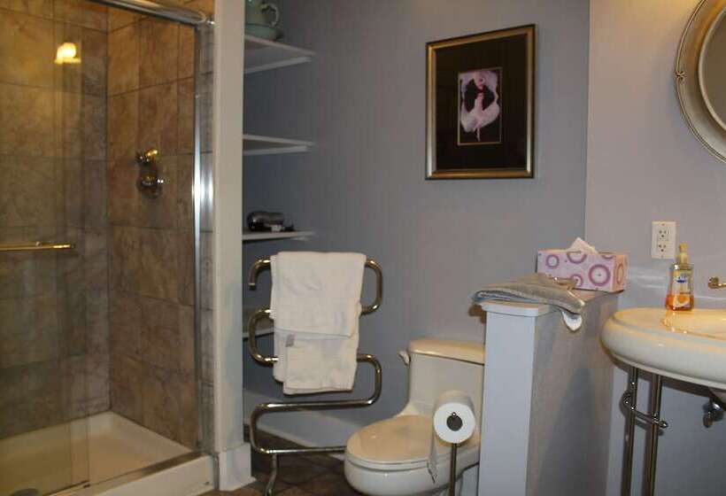 مبيت وإفطار Monroe Manor Inn