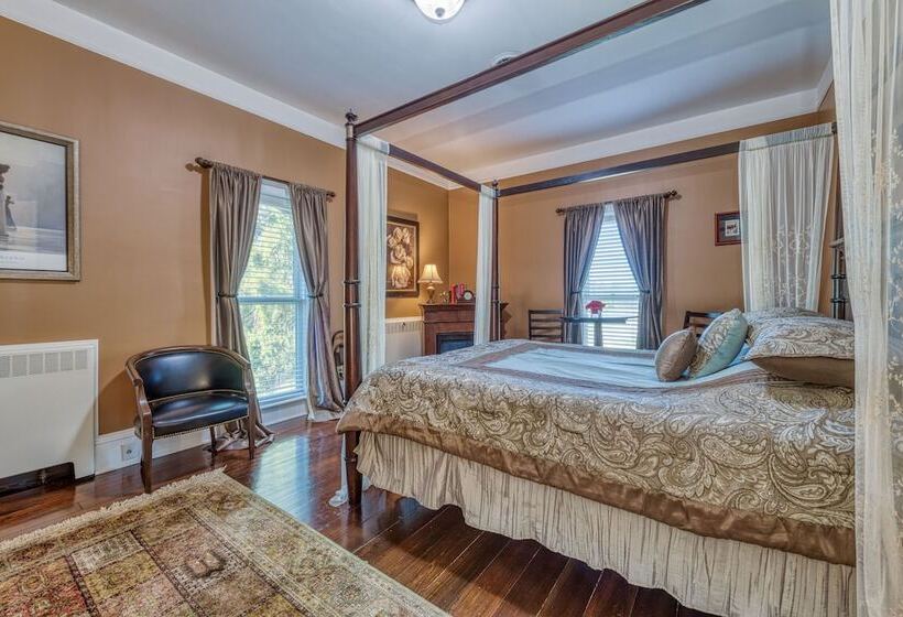 مبيت وإفطار Monroe Manor Inn