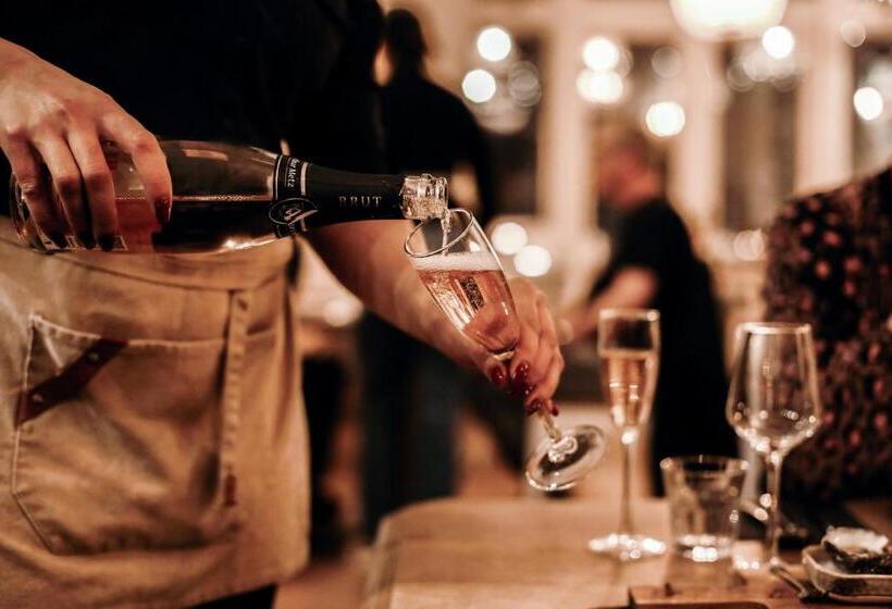 Boutique Hotel   De Stadsherberg Alphen