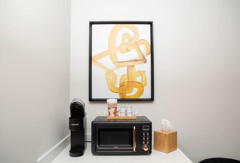 فندق 4411 Inn & Suites