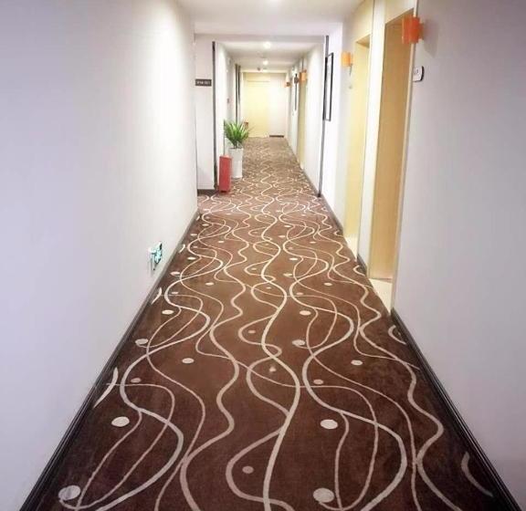 Отель 7 Days Premium·jiujiang De An First Avenue