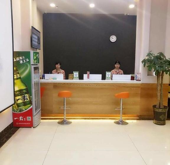 Отель 7 Days Premium·jiujiang De An First Avenue