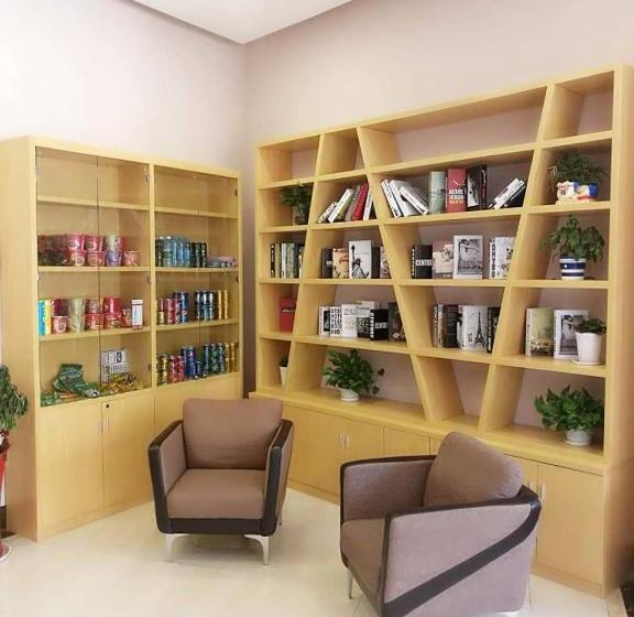 Отель 7 Days Premium·jiujiang De An First Avenue