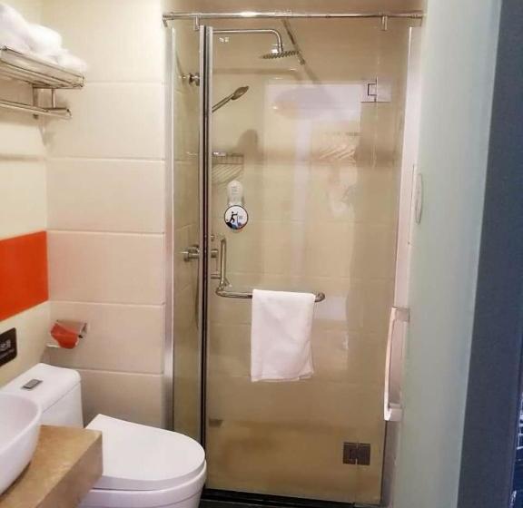 Отель 7 Days Premium·jiujiang De An First Avenue