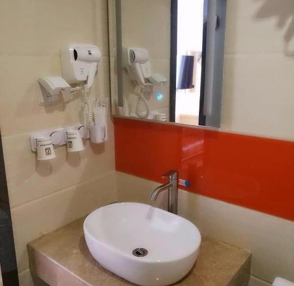 Отель 7 Days Premium·jiujiang De An First Avenue