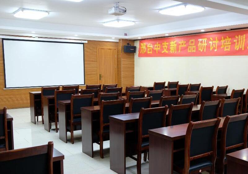 호텔 7days Premium Xingtai Railway Station Tianyi Street Branch