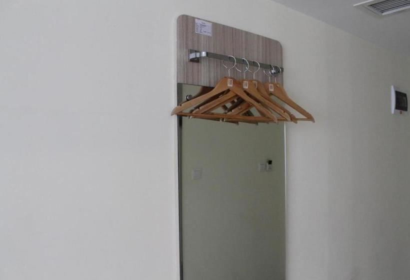Отель 7 Days Inn·ziyang Songtao Road