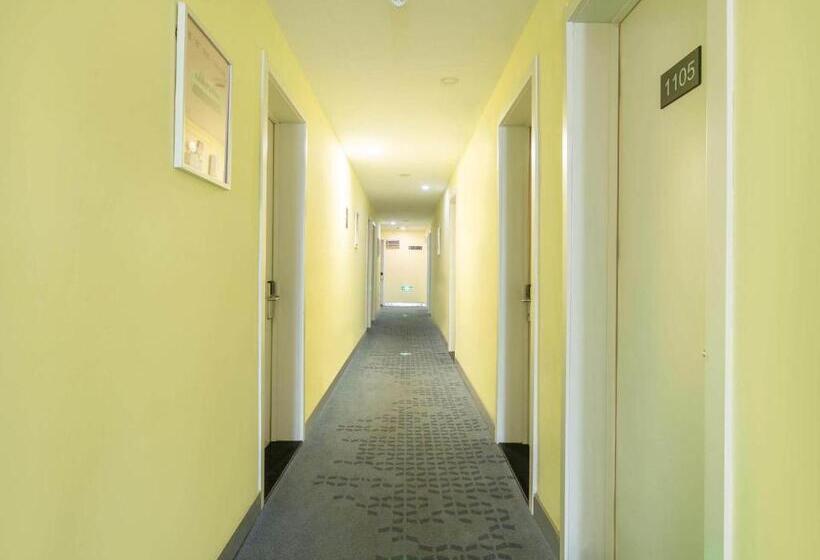 בית מלון כפרי 7days Inn Danyang Train Station Wuyue Square Branch