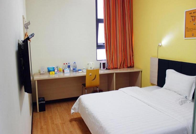 Hotell 7days Inn Xinyang Railway Station Square Branch