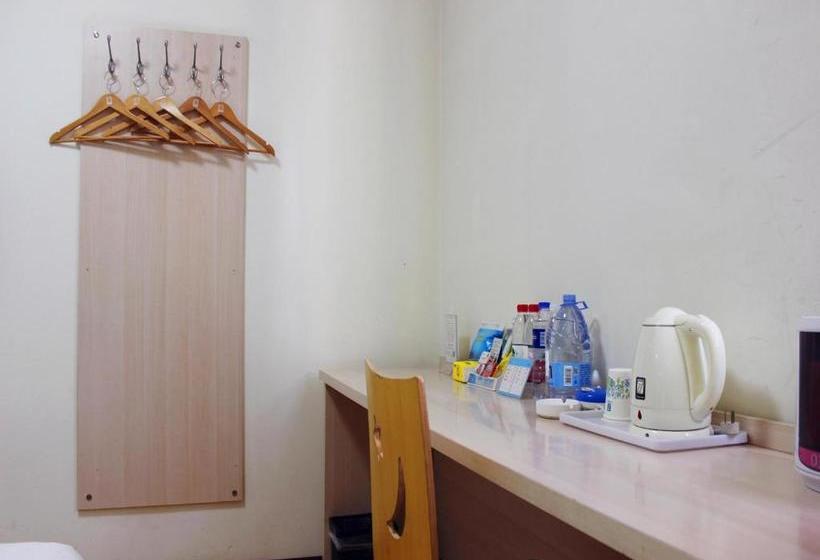 Hotell 7days Inn Xinyang Railway Station Square Branch