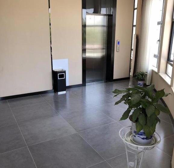 Hotel 7days Premium Nanchang Liantang Yingbin Middle Avenue Xiaolan Industrial Park Branch