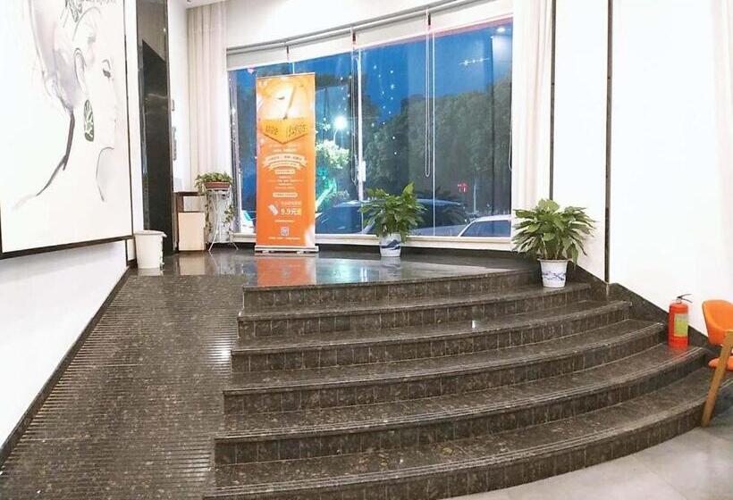 فندق 7days Premium Nanchang Liantang Yingbin Middle Avenue Xiaolan Industrial Park Branch