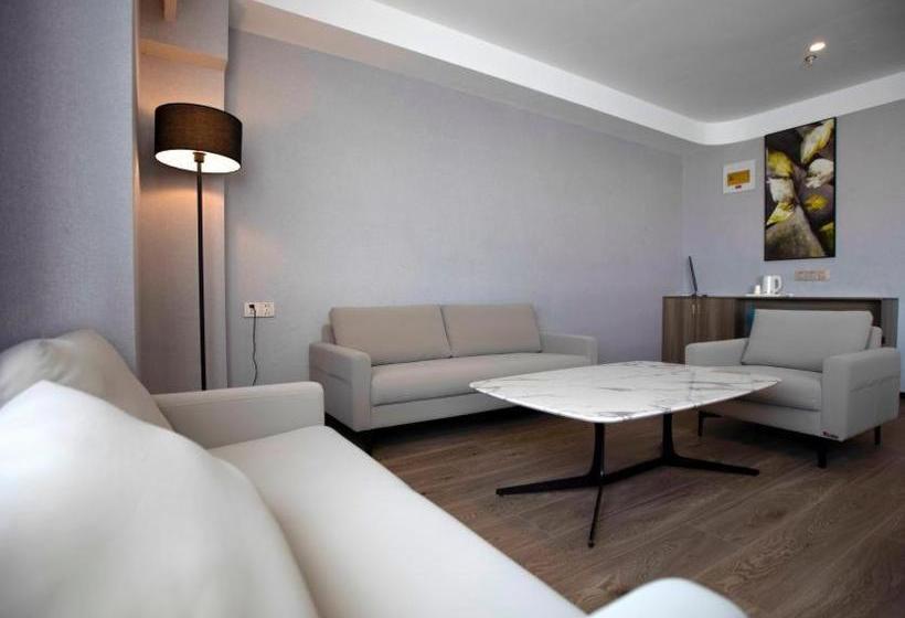 Отель 7 Days Premium Rizhao Railway Station