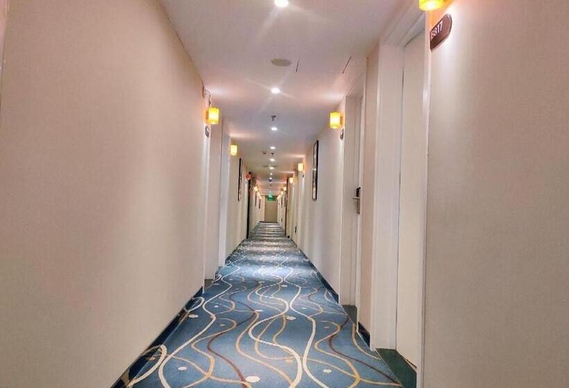 هتل 7days Premium Shenzhen High Speed Rail North Station Minzhi Branch