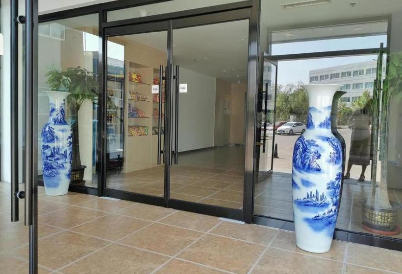 בית מלון כפרי 7 Days Premium· Tianjin Binhai International Airport