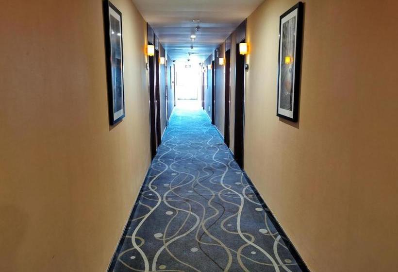 בית מלון כפרי 7 Days Premium· Tianjin Binhai International Airport