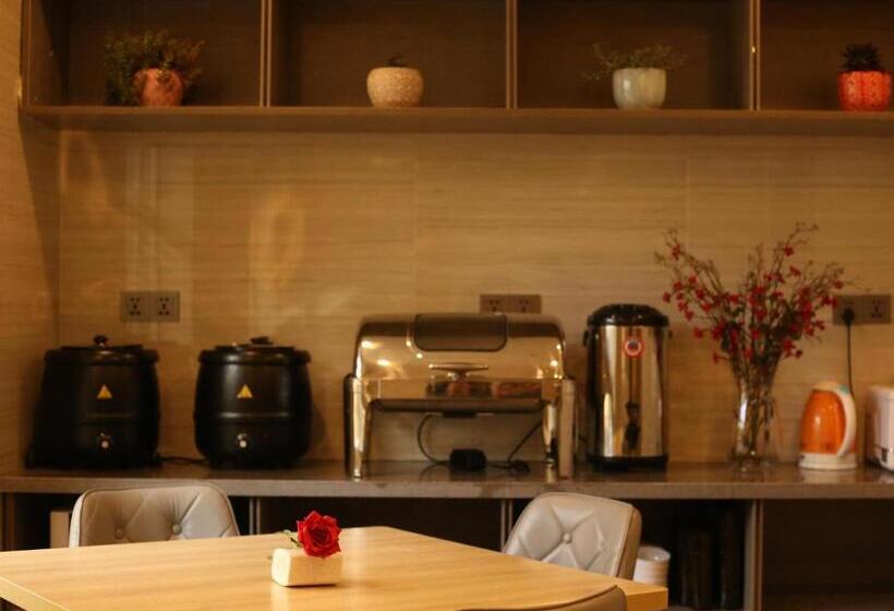 Hotel 7days Premium Xi'ning Dashizi Center Branch