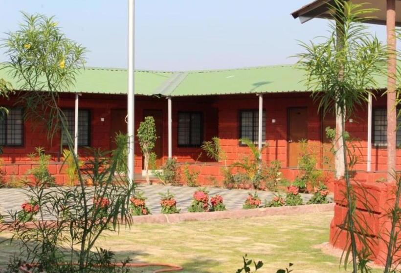 בית מלון כפרי High Spirit Resort And Playpark