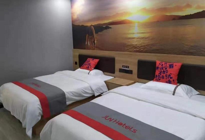 Jun Hotels Suqian Muyang Baimeng Logistics Park