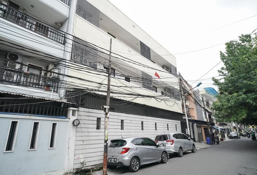 فندق Koolkost Near Universitas Binus