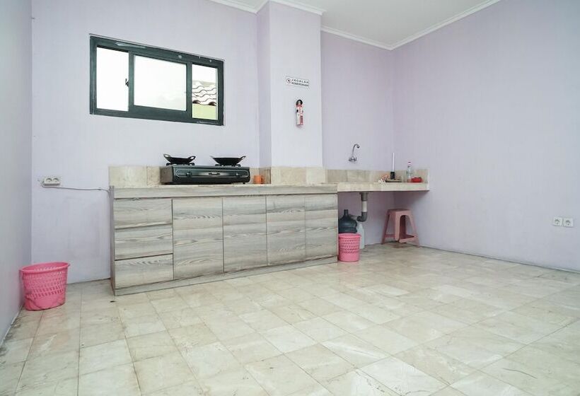 فندق Koolkost Near Universitas Binus