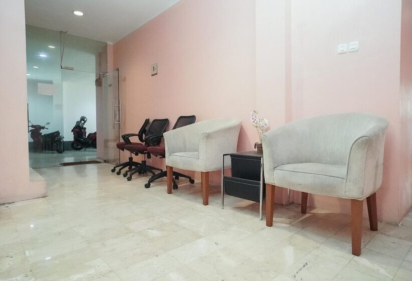 فندق Koolkost Near Universitas Binus