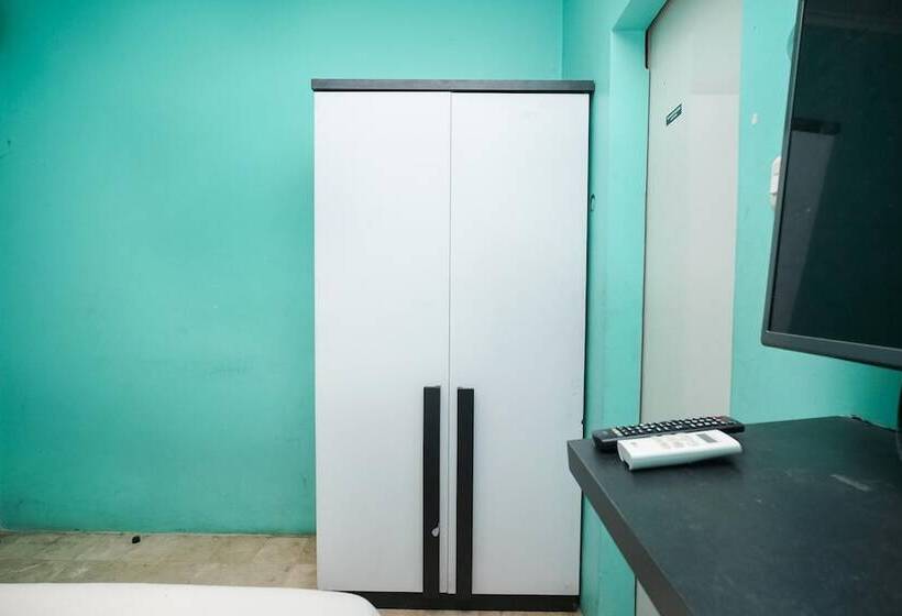 فندق Koolkost Near Universitas Binus