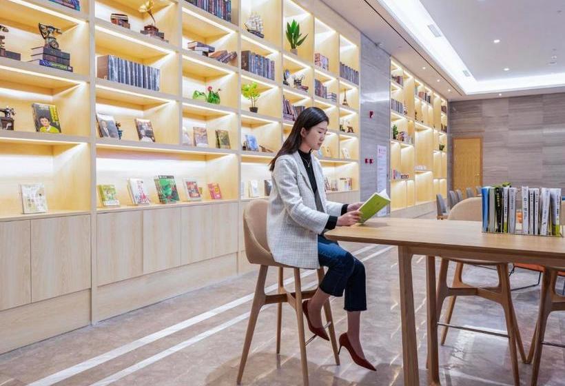 Kyriad Hotel Heyuan Taoyuan International Store