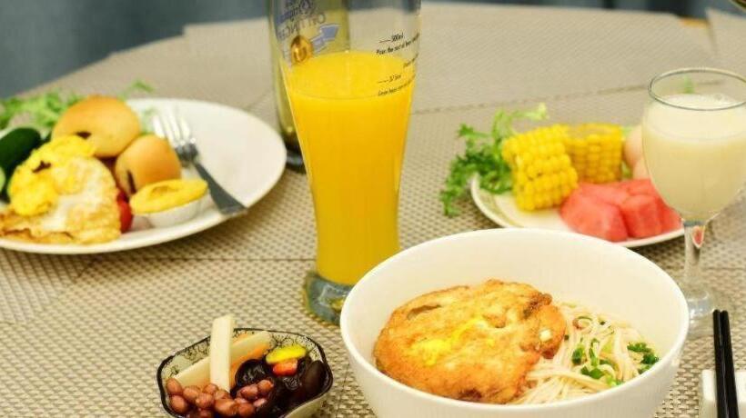 Kyriad Marvelous Hotel Yiyang Xiufeng Park