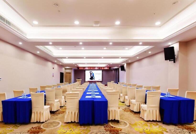 Kyriad Marvelous Hotel Yiyang Xiufeng Park