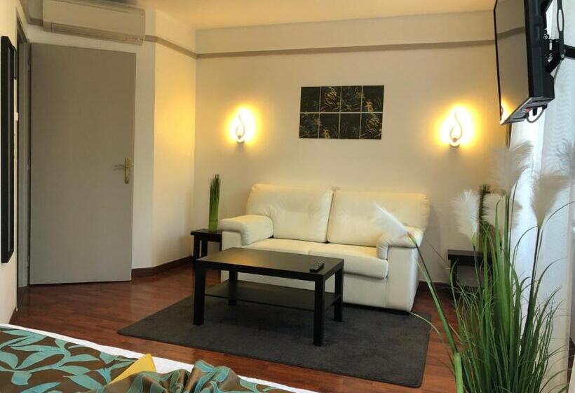 فندق L Embleme  Boutique