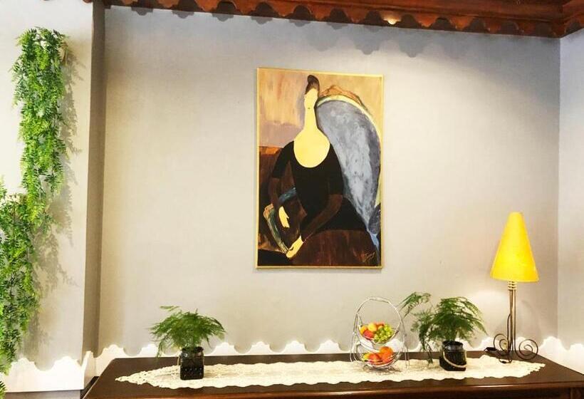 فندق L Embleme  Boutique