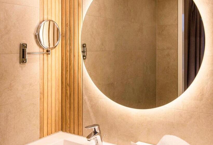 فندق Mercure Han Sur Lesse