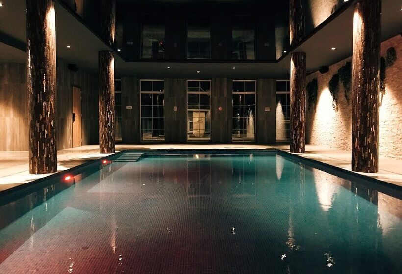 فندق Mercure Han Sur Lesse