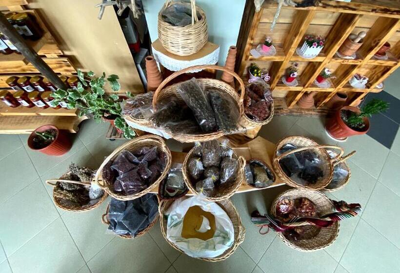 호텔 Nëna Dashuri Agroturizëm