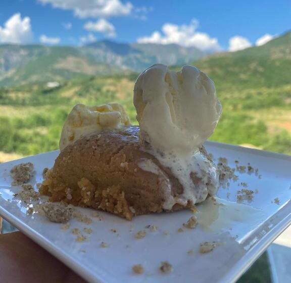 호텔 Nëna Dashuri Agroturizëm