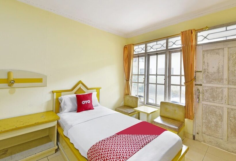 בית מלון כפרי Oyo 3722  Mutiara