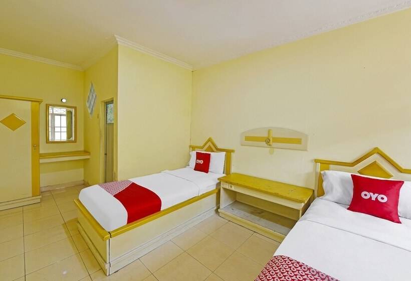 בית מלון כפרי Oyo 3722  Mutiara