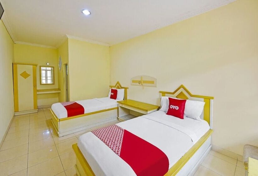 בית מלון כפרי Oyo 3722  Mutiara