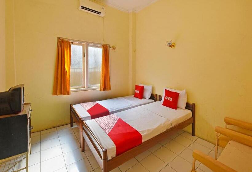 בית מלון כפרי Oyo 3722  Mutiara