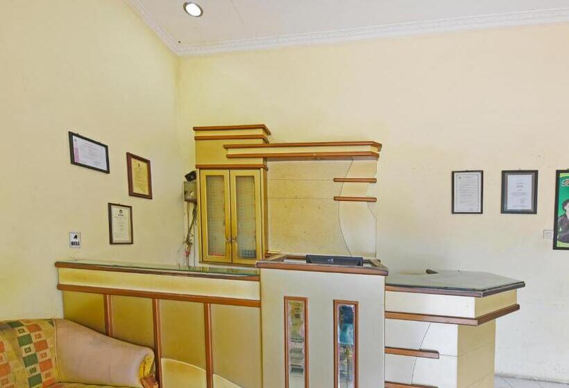 בית מלון כפרי Oyo 3722  Mutiara