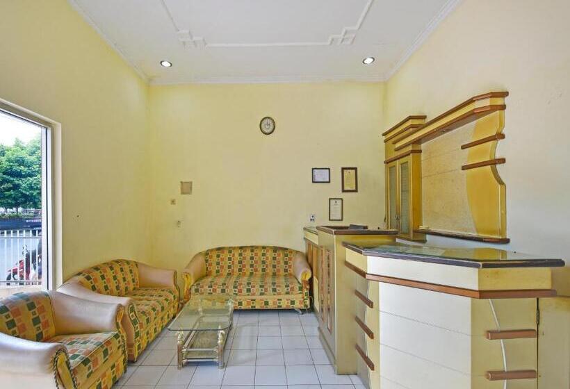 בית מלון כפרי Oyo 3722  Mutiara