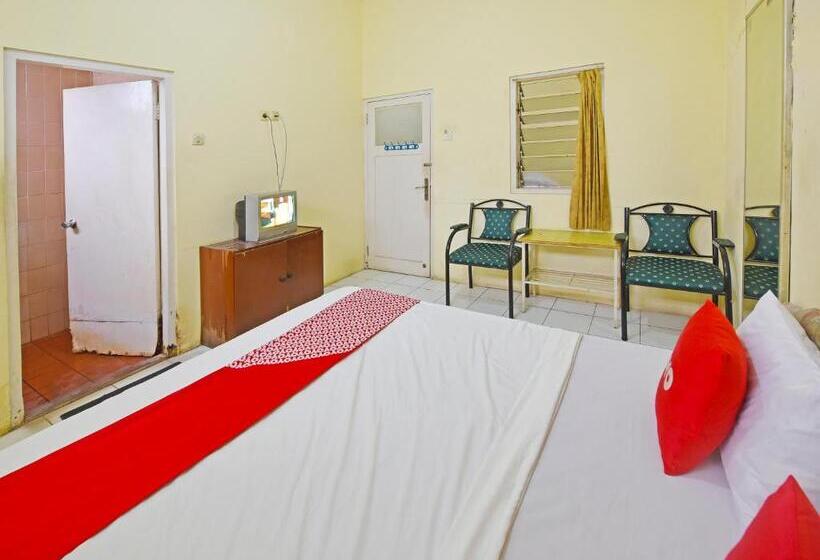 בית מלון כפרי Oyo 3722  Mutiara