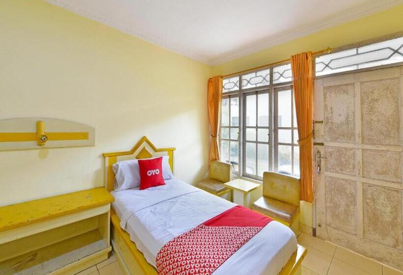 בית מלון כפרי Oyo 3722  Mutiara