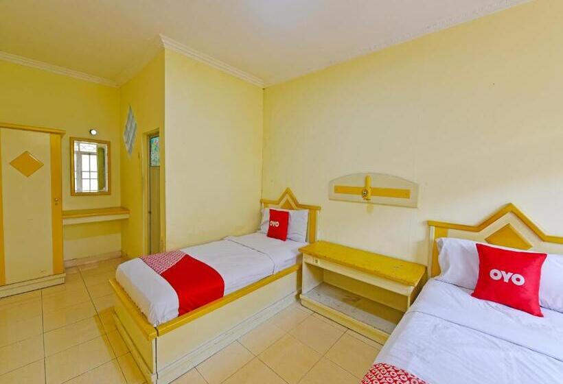 בית מלון כפרי Oyo 3722  Mutiara