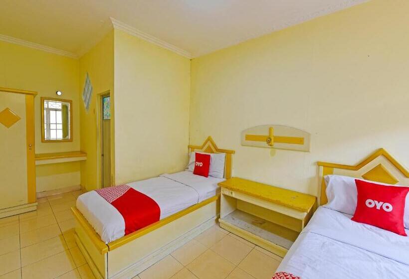 בית מלון כפרי Oyo 3722  Mutiara