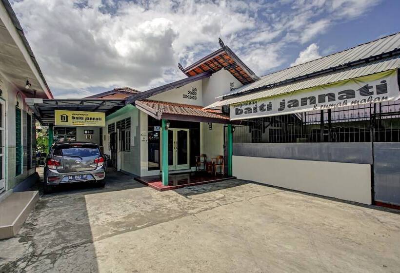 ホテル Oyo 3724 Penginapan Baiti Jannati Syariah